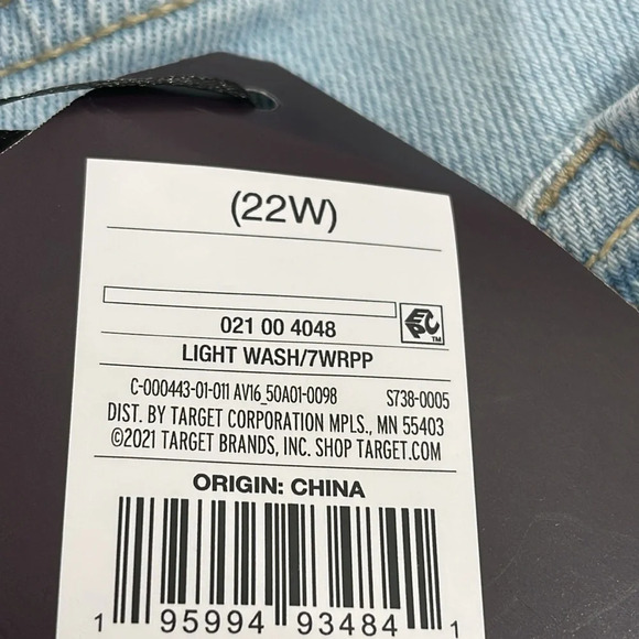 AVA & VIV Women's Plus Size High-Rise Distressed Blue Denim Jean Shorts Size 22W - Picture 10 of 13